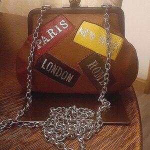BRIGHTON FASHIONISTA KISSLOCK EXC LEATHER CROSSBODY BAG